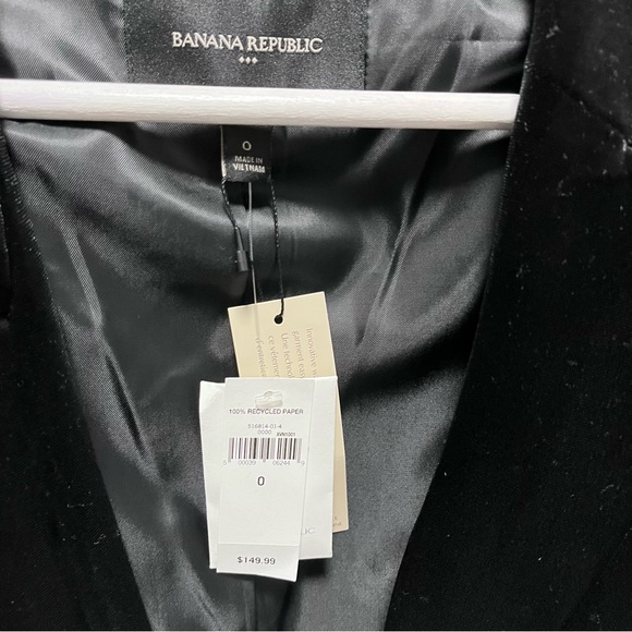 Banana Republic black velvet blazer - Picture 2 of 3